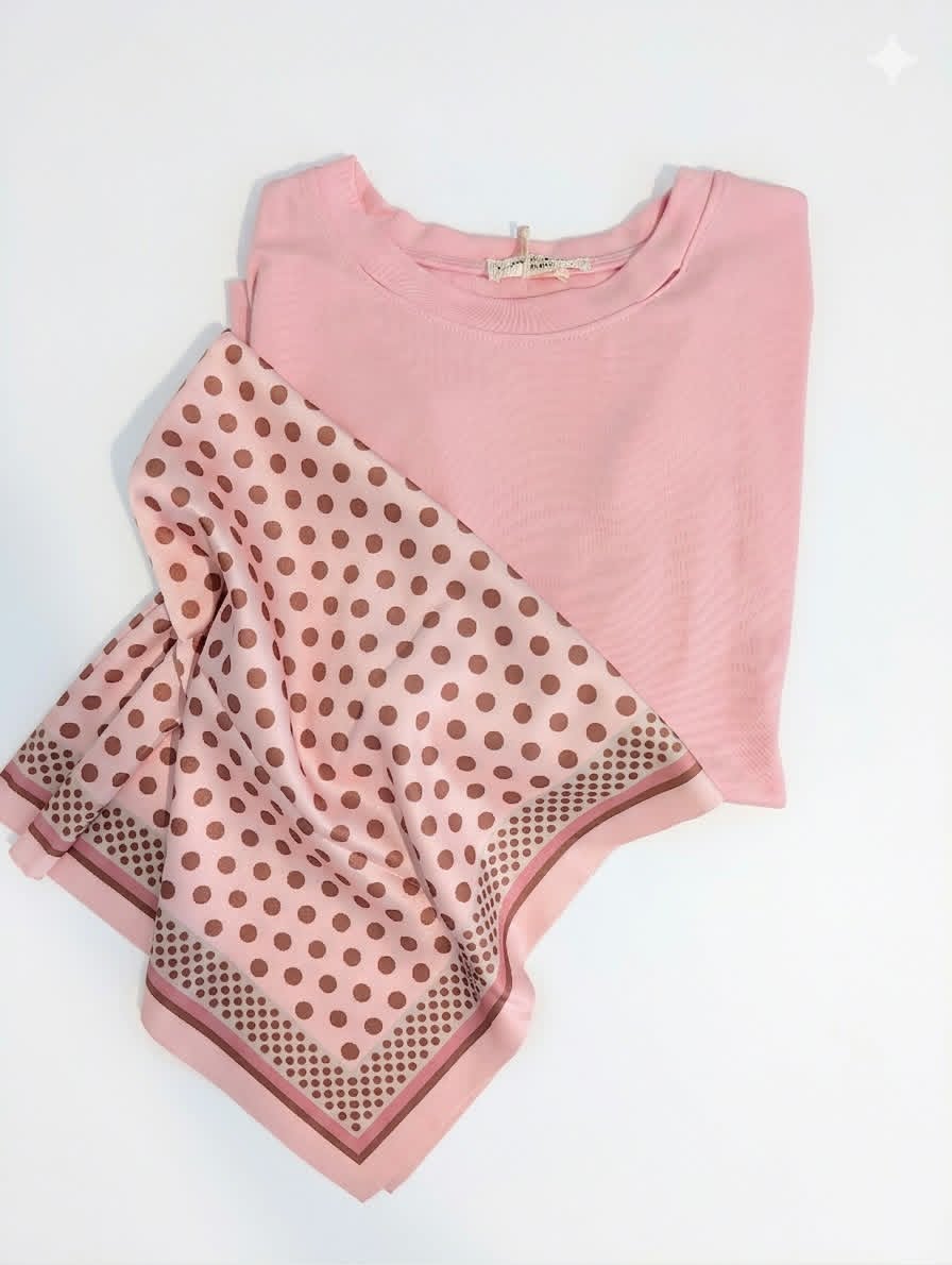T-shirt "Eva" Rose avec foulard à pois